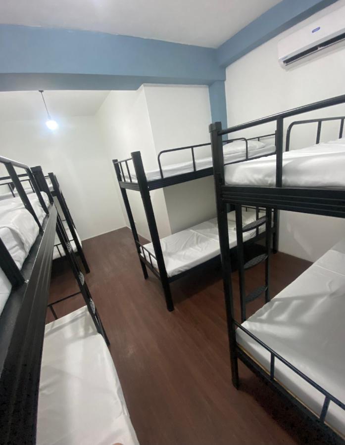 Lime Lite Manila Hostel Makati City Exterior photo